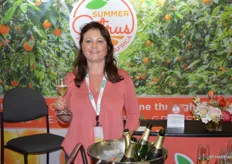 At 2:30 pm it was Happy Hour at the Summer Citrus from South Africa booth. Suhanra Conradie gave a speech and toasted to the organization’s anniversary: 20 years of citrus exports from South Africa to the US. Cheers!